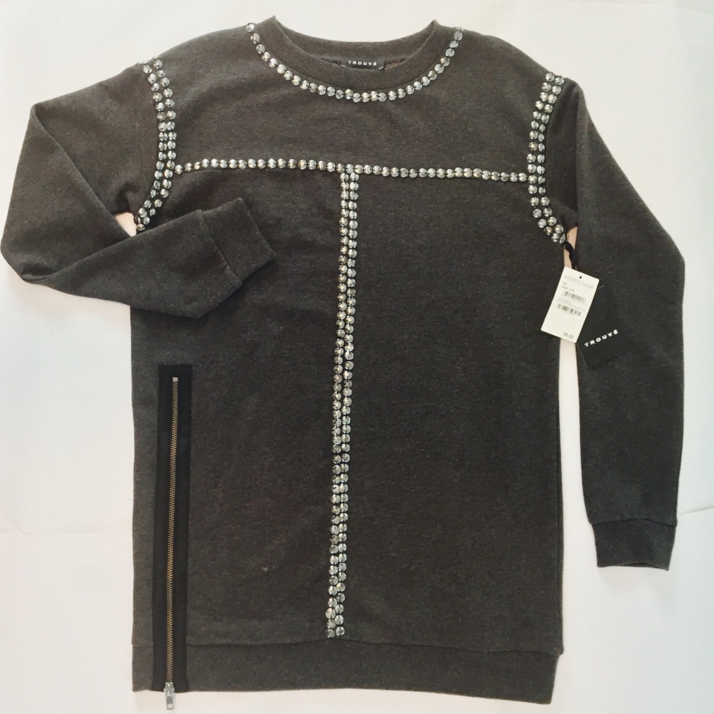 TROUVE Tunic w/ Silver sequins detail 💣⭐️💣